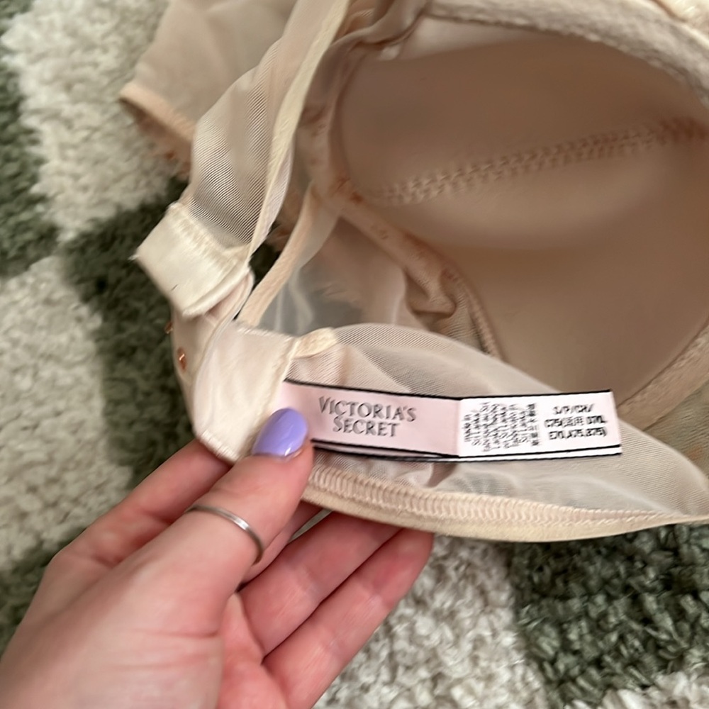 Victoria’s Secret bralette - Picture 3 of 5